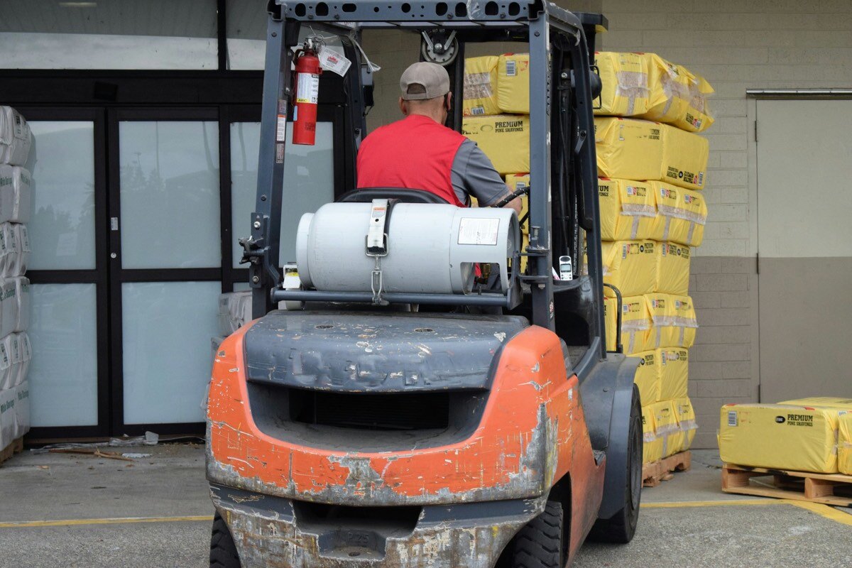 Forklift Safety to Reduce Risk of Workers Comp Claims-1200